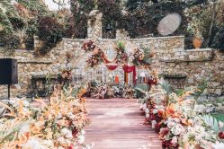 -花轿喜屋婚礼策划