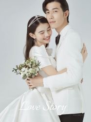 -雪中彩影婚纱摄影·微光艺术中心