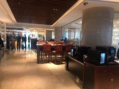 自助餐厅的中餐部分及餐厅大堂-上海雅居乐万豪侯爵酒店
