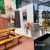 无意间经过一家汉堡店🍔味道不错，环境也可以