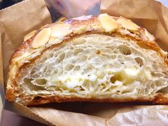 杏仁可颂-Juicy Bakery(大学路店)