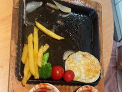 -菲滋意式餐厅(临海银泰店)