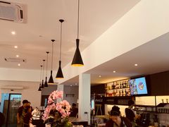 -Chom Cafe and Restaurant