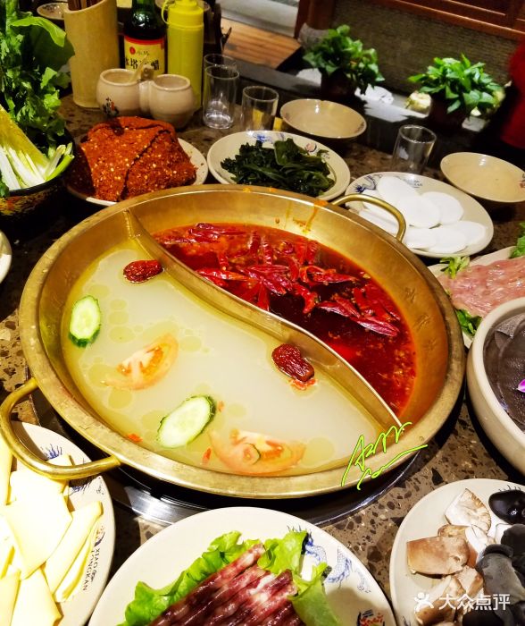 小龙坎老火锅(哈特店)红白鸳鸯锅图片 - 第4张