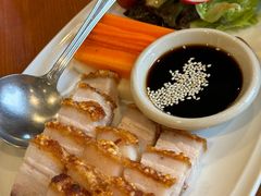 -Chom Cafe and Restaurant