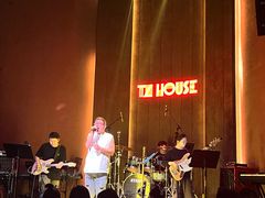 -TZ House音乐现场(来福士中心店)