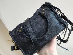 -BALENCIAGA(恒隆广场店)