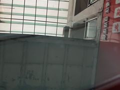 -鲨鱼皮汽车凹陷玻璃修复(静安店)