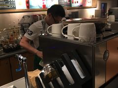 -星巴克(静安嘉里中心B2店)