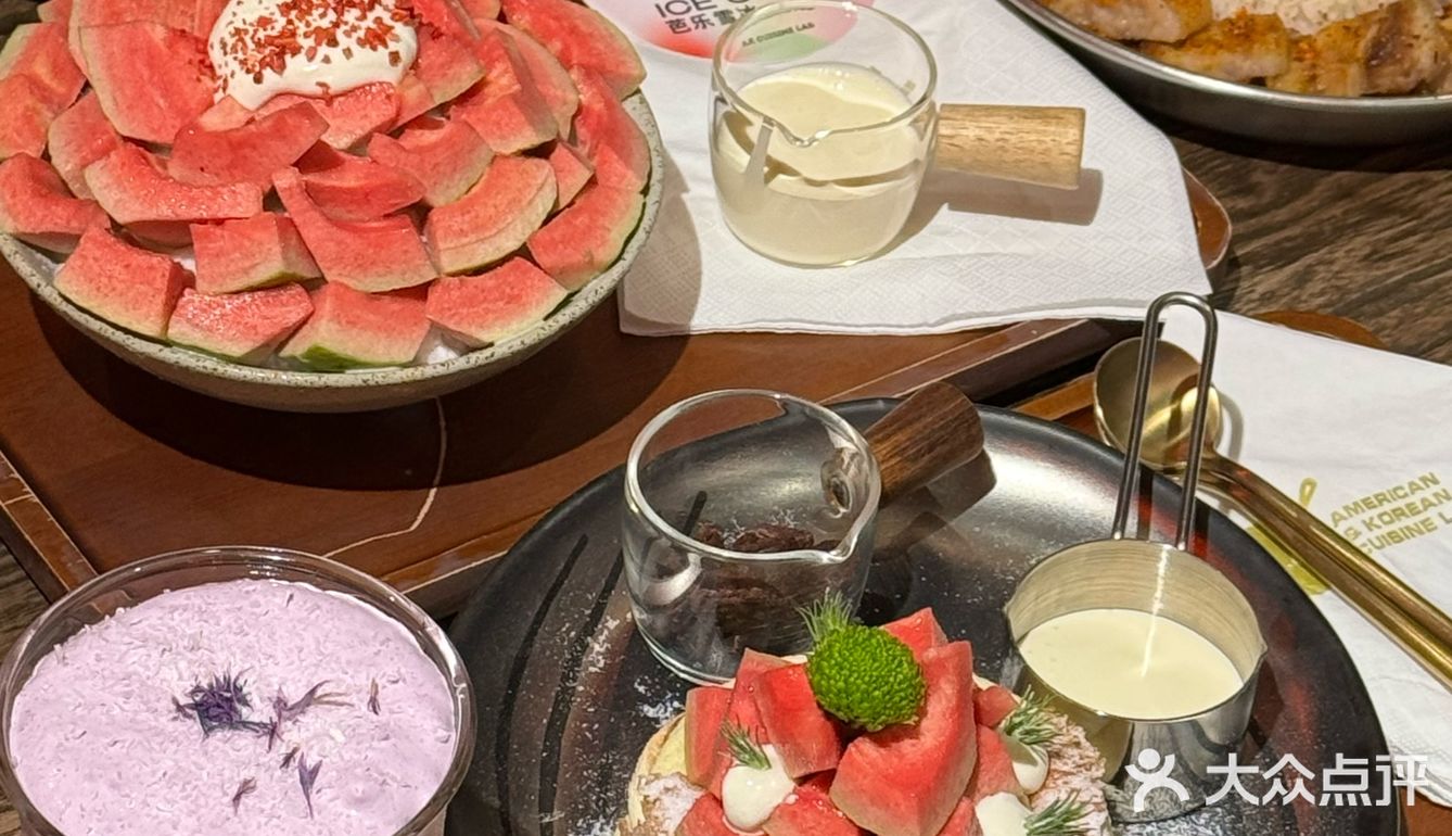 武汉！！在武汉！！这该si的饭张力……