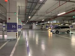 -虹桥天地-停车场