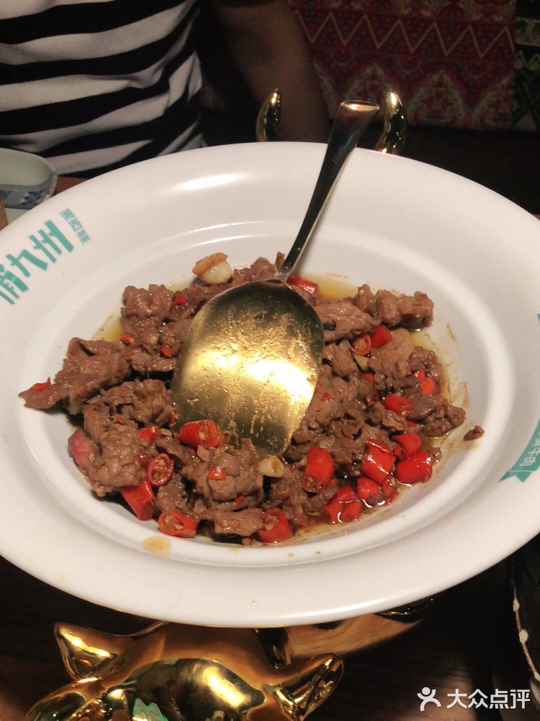 推荐干煸四季豆，豆子很脆，很入味，非常下饭