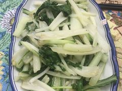 -刘姐啤酒鱼民族演艺餐厅(西街总店)