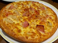 培根鸡肉双拼披萨-萨莉亚意式餐厅(杭州滨江天街店)