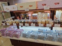 -红宝石·鲜奶小方·海派西点房(南丹店)
