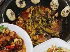 -丹水桥地锅鱼·翘嘴鲌·地方特色全鱼宴(丹江口大坝店)