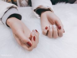 -潮店·虞妃妮轻奢美甲美睫馆