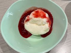 草莓香草冰淇淋-滨寿司(新街口中央商场店)