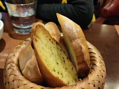 法式蒜香面包片-Golden Lily河内巴黎法越料理餐厅(建国西路店)