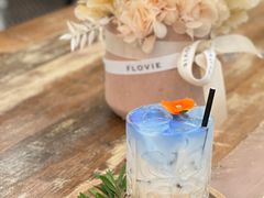 -FLOVIE FLORIST CAFE