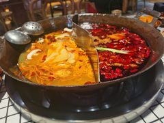 鸳鸯养生鸡汤-董眼镜火锅(洪崖洞总店)