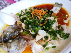 特色葱油鲈鱼-六婶西关小厨(光塔路店)