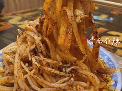 -牡丹广场薛栓子擀面皮大王