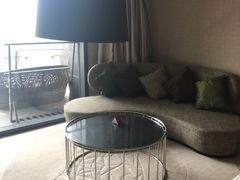 -上海滴水湖皇冠假日酒店