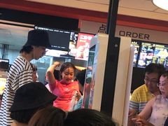 等位区-麦当劳(哈西万达店)