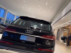 -上海冠松华奥奥迪4S店(张江店)