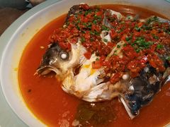 老坛剁椒蒸鲜活鱼头-遇见湘·地道湖南菜(云门店)