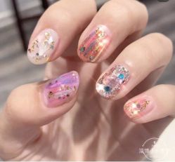 -小乐化妆美甲半永久培训学校