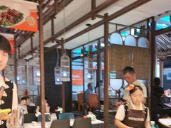 -阿瓦山寨·湘菜现炒·剁椒鱼头王(咸阳总店)