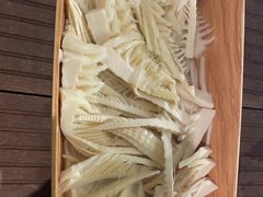 -牛YO寿喜烧·铁板烧和牛火锅自助(市府恒隆店)