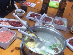 -养牛邓·潮汕牛肉海鲜自助火锅(广州店)