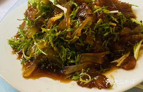 Jellyfish and bitter lettuce salad
