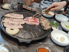 -彭妈家•韩国烤肉料理(张杨路店)
