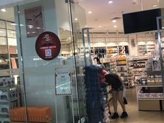 -名创优品(广州萝岗万达广场店)