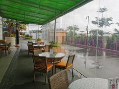 露天位-福龙葡国餐(百老汇店)