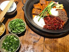 红锅-四小区火锅·巷子里的重庆火锅(花照壁店)
