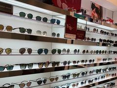 -LensCrafters亮视点·OAKLEY精选(静安嘉里中心店)