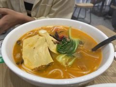 -蒙自源米线大王(花园城商场店)