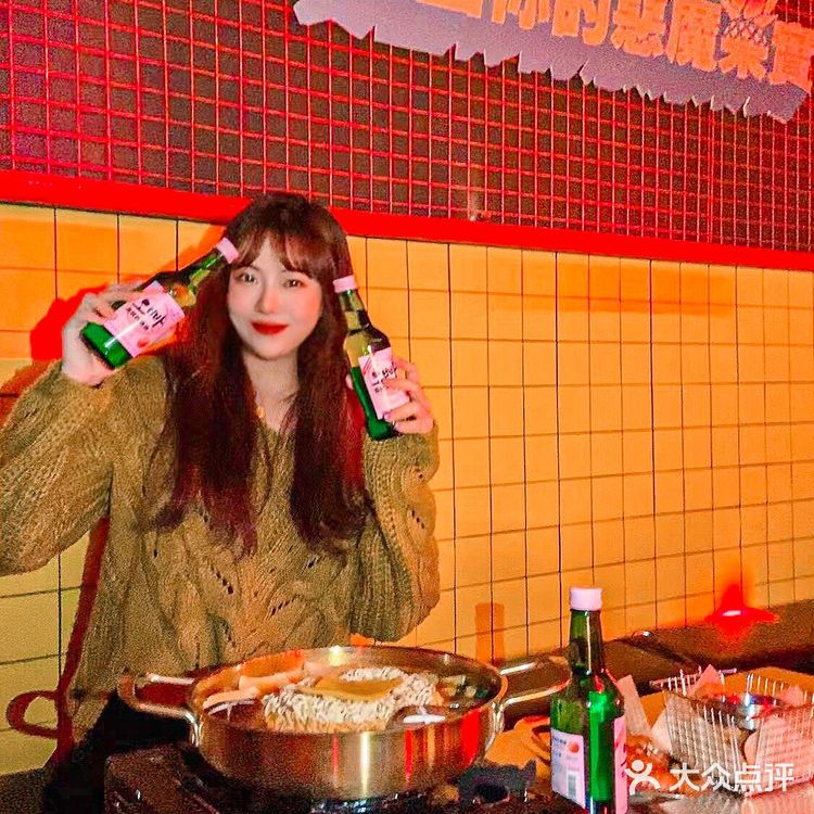 要嗨就来这里！大菠萝音乐餐吧！
