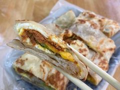芝士肉松蛋饼-芳林早餐