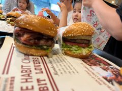 -The Habit Burger Grill 哈比特汉堡(复兴soho店)