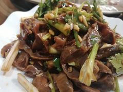 凉拌鸡胗-春和饺子火锅