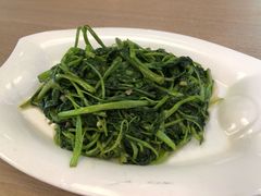 蒿子杆-日进一片海.生腌海鲜火锅.宵夜烧烤(三里屯总店)