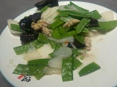 -东口码头·烧鸽子·鱼头泡饼·地方菜(金鹰悦城店)