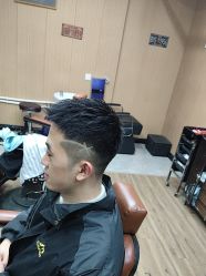 -纯剪男士理发馆·烫染专业店