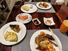 -广州万富希尔顿酒店·感趣自助餐厅·金秋蟹宴生蚝海鲜刺身
